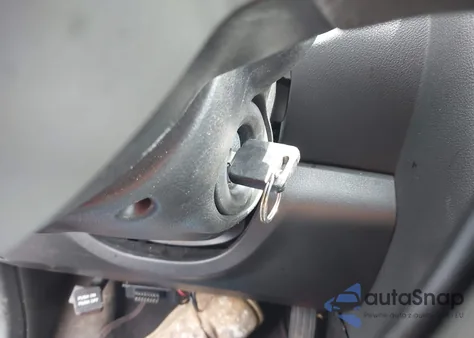 2015 Nissan Rogue Select S z USA, uszkodzony, nr VIN JN8AS5MV3FW251669